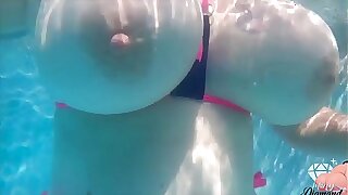 Phat Booty white girl Marcy Diamond Wiggles Her Tits and Dirty dances Her Massive Booty Underwater